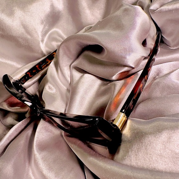 Sunglasses - Picture 4 of 5